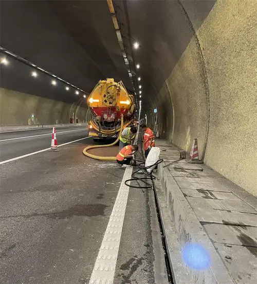 石家庄隧道排水渠清淤